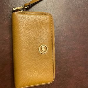 Michael Kors Wrislet